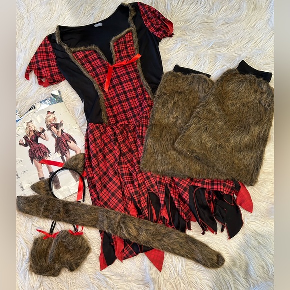 Woman’s werewolf costume (C3) - Picture 1 of 4